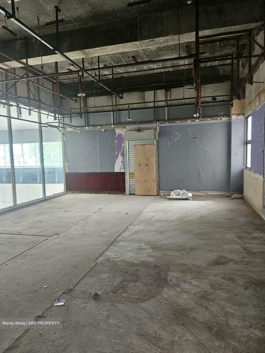 Sea Avenue (D15), Retail #510895271
